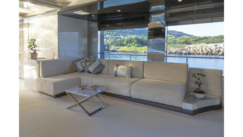 Vetro Motor Yacht