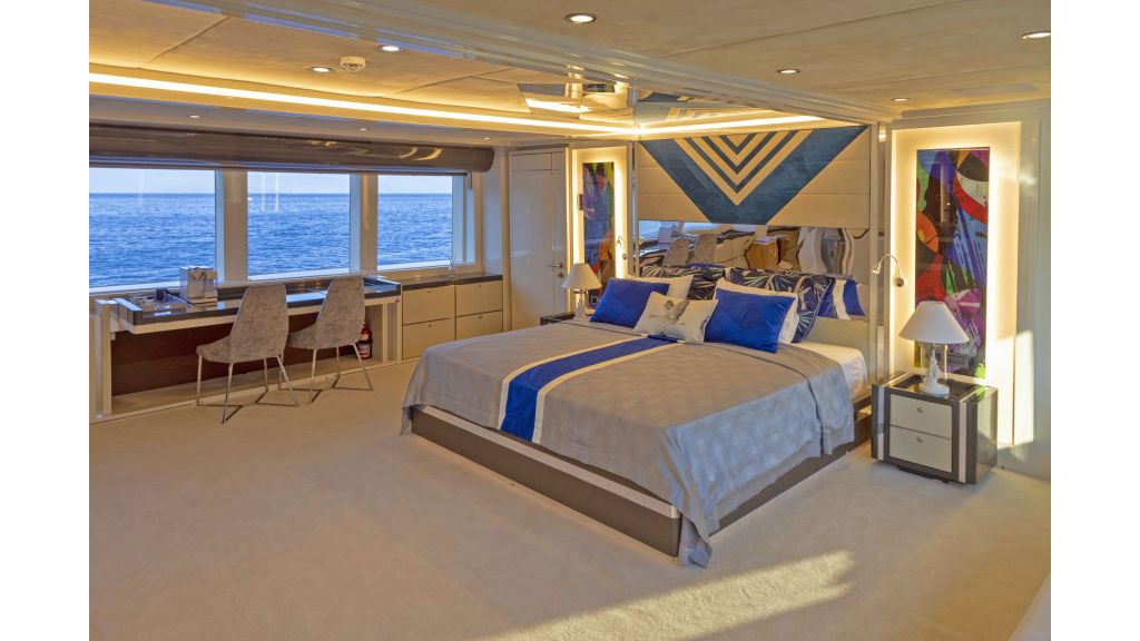 Vetro Motor Yacht