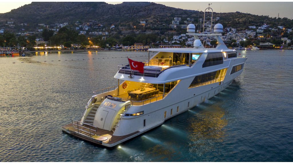 Vetro Motor Yacht