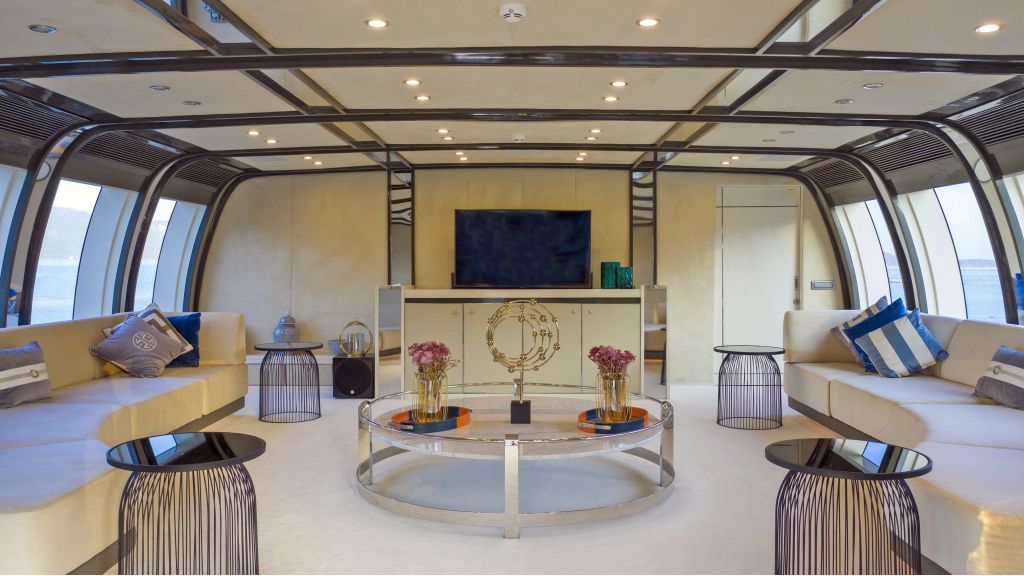 Vetro Motor Yacht
